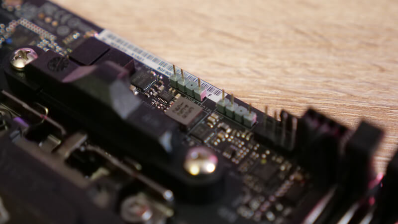 ASRock B650E PG-ITX WiFi RGB tre pins.JPG